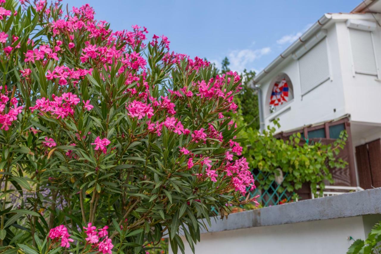 Studio Apartments Gilda Baška Zewnętrze zdjęcie